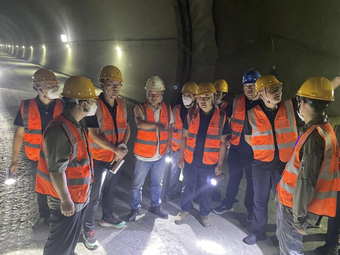 1758609647766057485.png 1758609644922003959.png